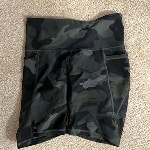 Old Navy women’s Powersoft biker shorts